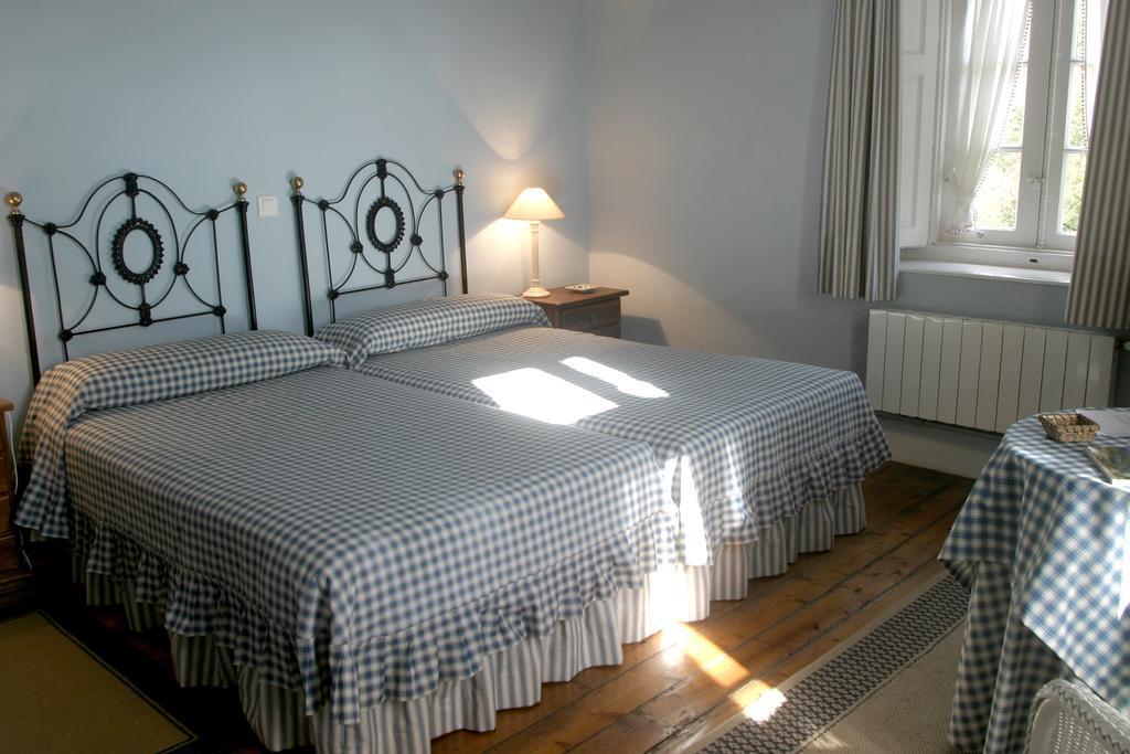 Hotel Casona El Arral Льєрганес Номер фото
